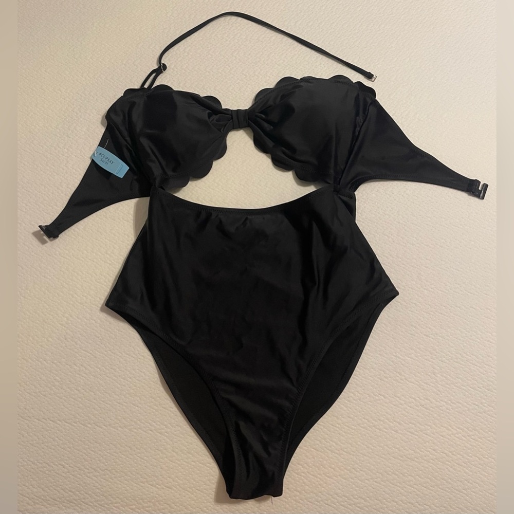 Sz Large scalloped edge top one piece monkini, never worn NWT